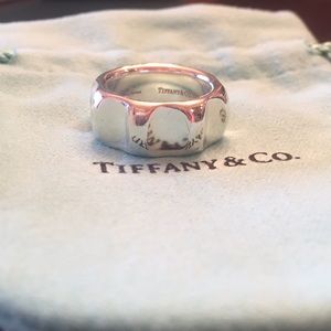 SALE! Tiffany and Co Paloma Picasso Groove Ring